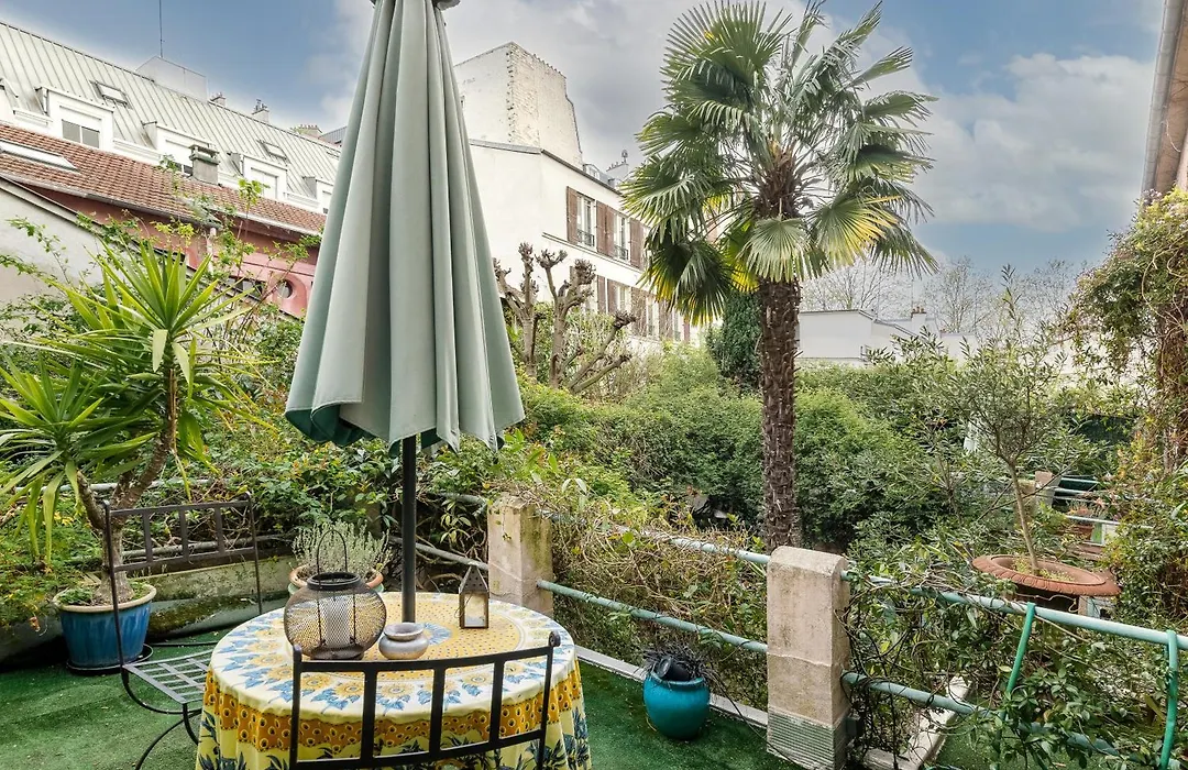 Maison 1850 Paris 18 Chambre G avec terrasse et parking en option-1